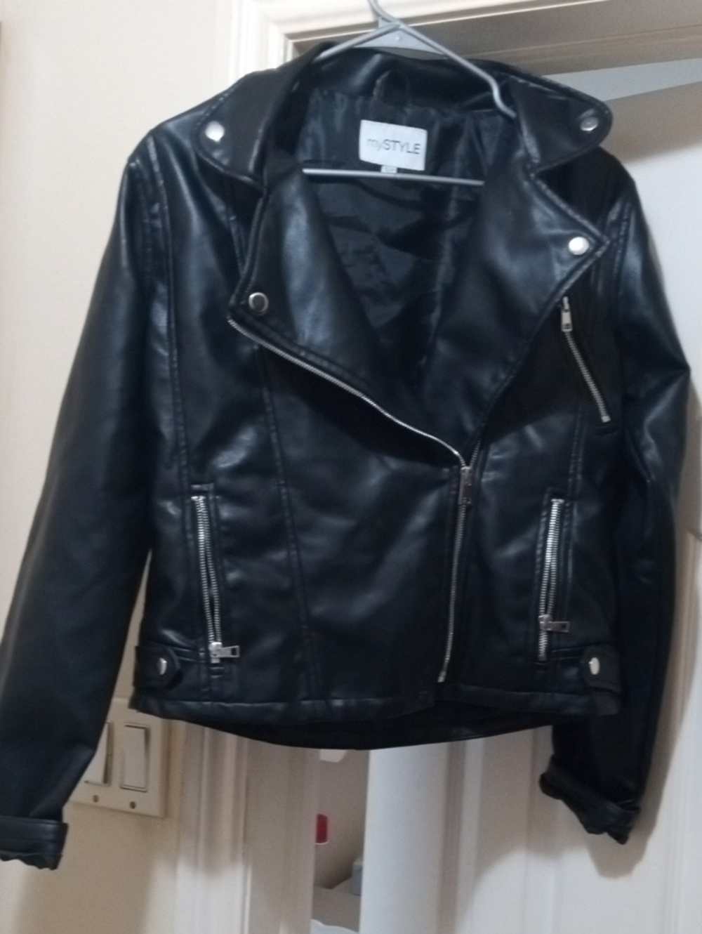 💲5⃣▶Women's Black Faux Leather Moto Jacket